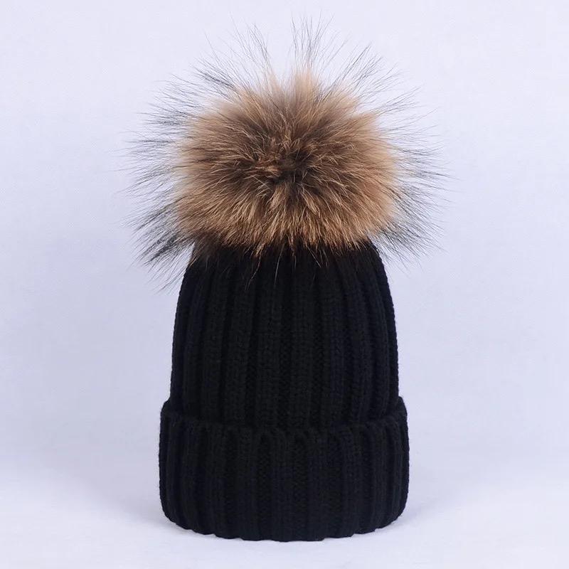 Women's Knitted Hat with Removable Pom Pom - Winter Fashion Accessory 3