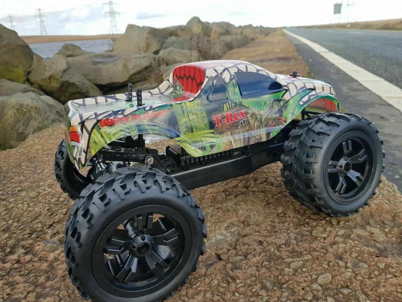 2.4GZ Monster Truck Radio Remote Control Car 1/10 High Speed 20km/h Off Road 2