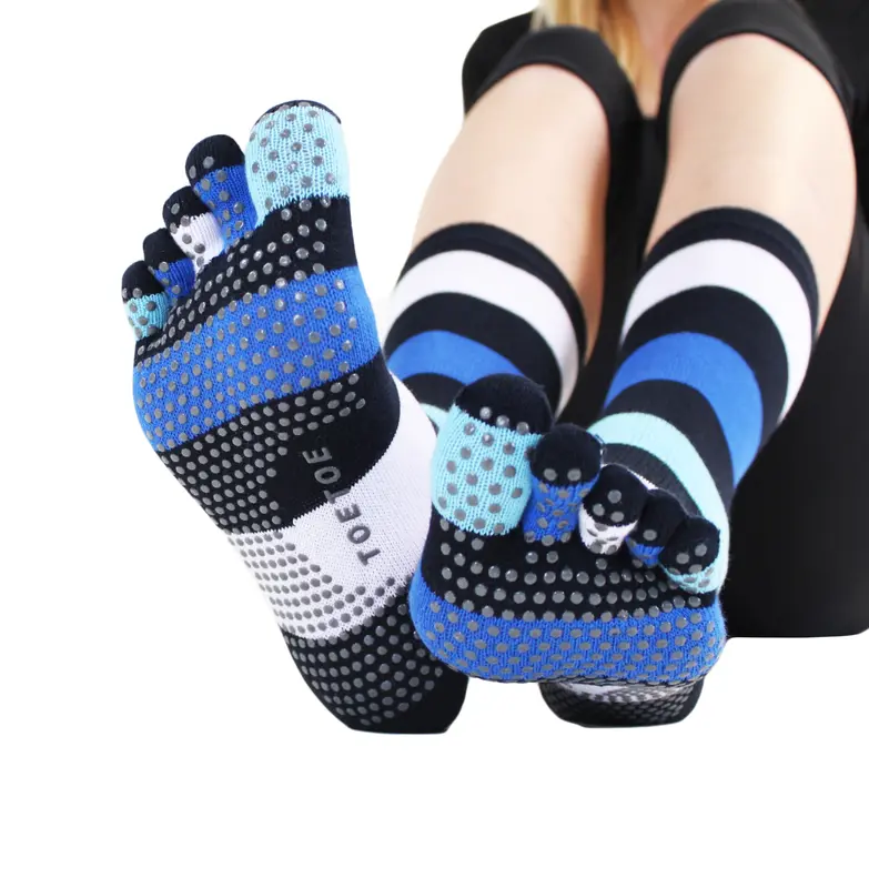 TOEOTE Mid-Calf Cotton Toe Socks for Yoga & Pilates with Anti-Slip Sole - Unisex 2