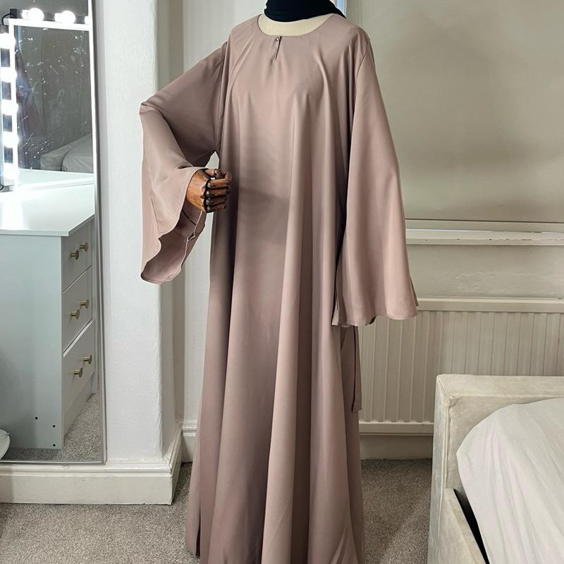 Closed Bell Sleeve Abaya 2