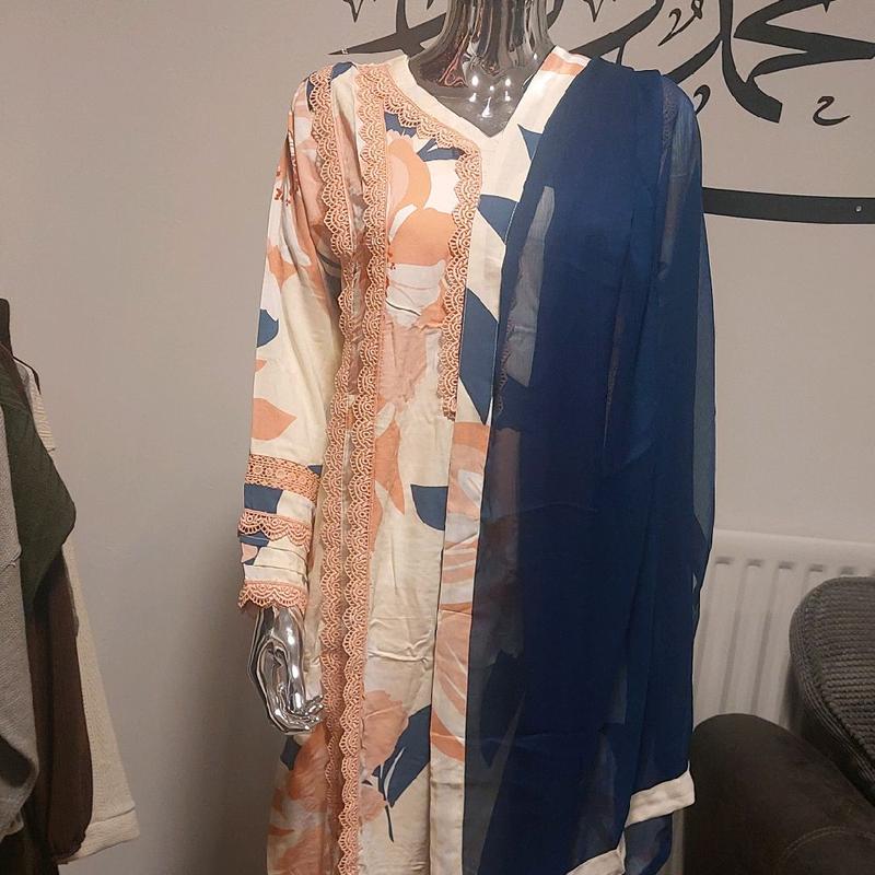 Asian Style 3pc women causal wear. boski lenen fabric and shifoon dupata ivory colour with navy blue dupata. beautiful lace work on shirt and trousers. 2