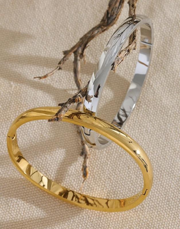 18K Gold Plated Waterproof Solid Stainless Steel Bracelet for Women - Fashion Accessory 1