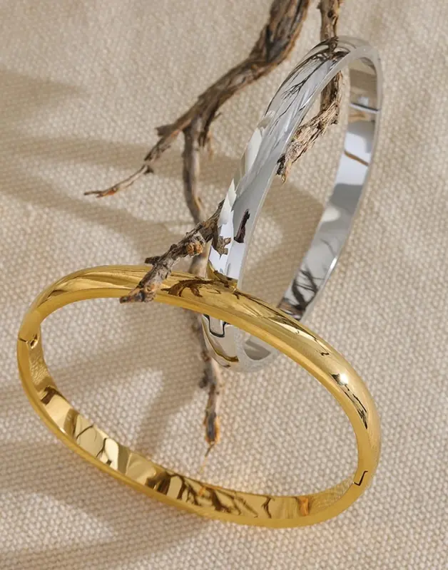 18K Gold Plated Waterproof Solid Stainless Steel Bracelet for Women - Fashion Accessory 1