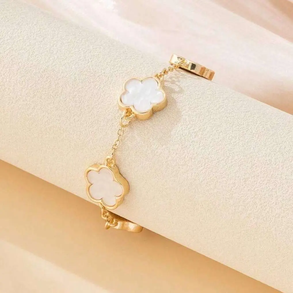 Woman's Five Clover Leaf Bracelet - Fashion Accessory bracelets